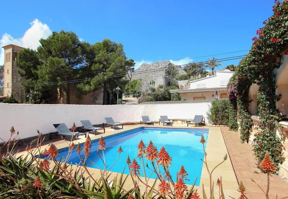 House In Cala Sant Vicenc Close To The By Renthousing Ferienhaus